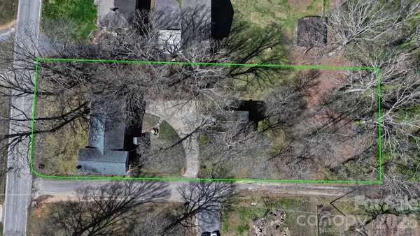 $305,000 | 3335 25th Avenue Northeast, Hickory, NC 28601