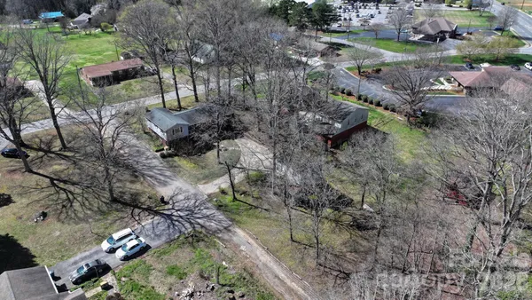 $305,000 | 3335 25th Avenue Northeast, Hickory, NC 28601