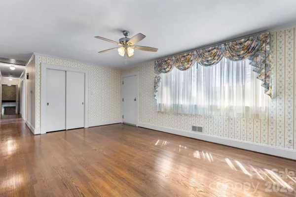 $305,000 | 3335 25th Avenue Northeast, Hickory, NC 28601