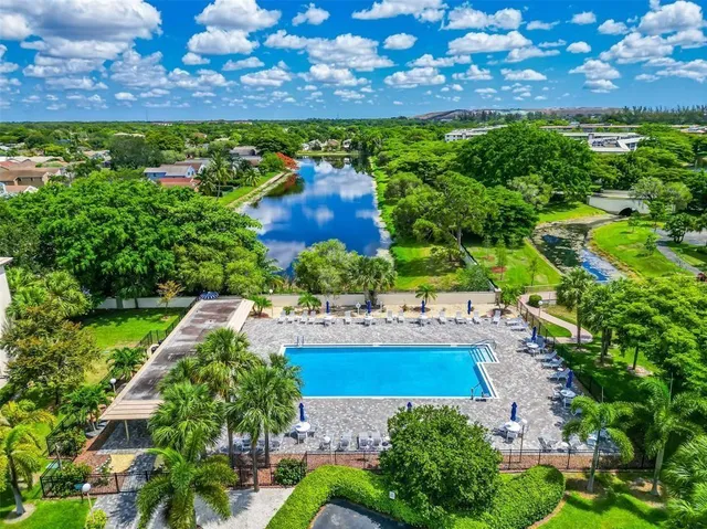 $85,900 | 1903 Bermuda Circle, Unit E3, Coconut Creek, FL 33066