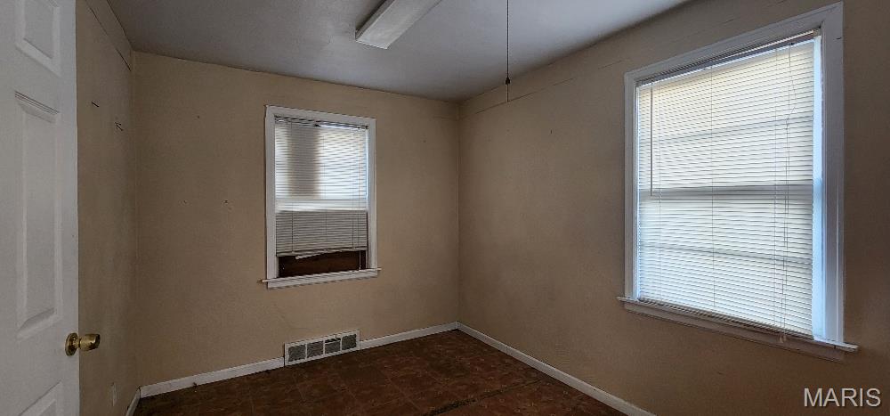 2350 Chambers Road St. Louis, MO 63136 - Photo 7 of 36