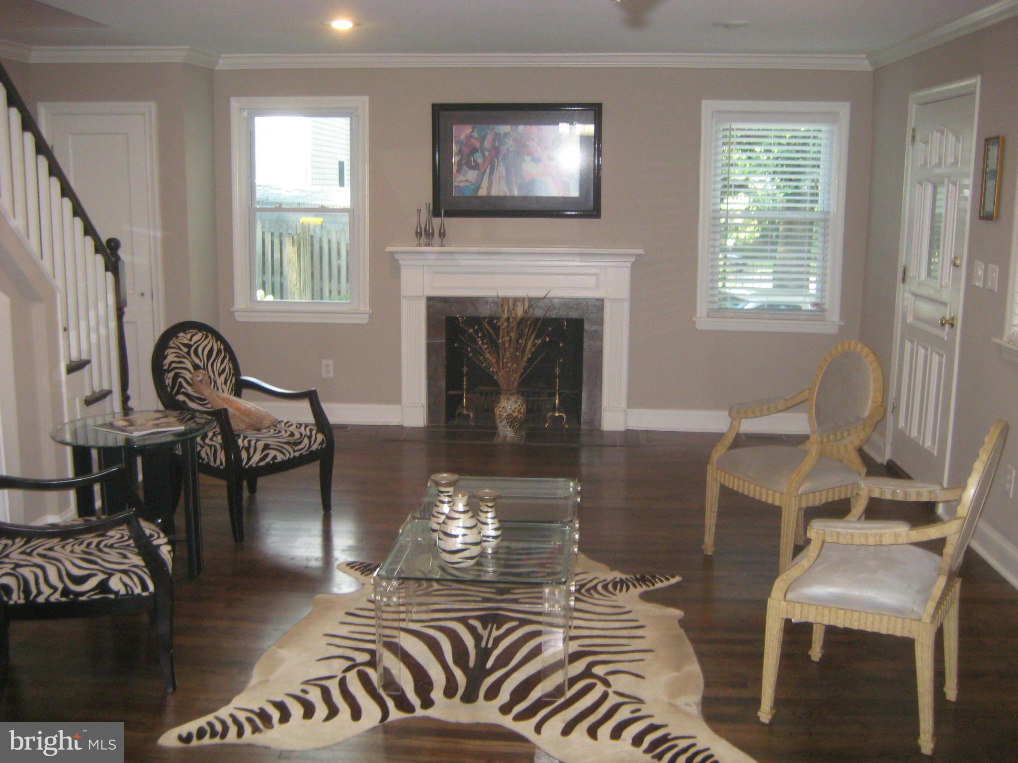 10002 Big Rock Road Silver Spring, MD 20901 - Photo 11 of 24 Living Room