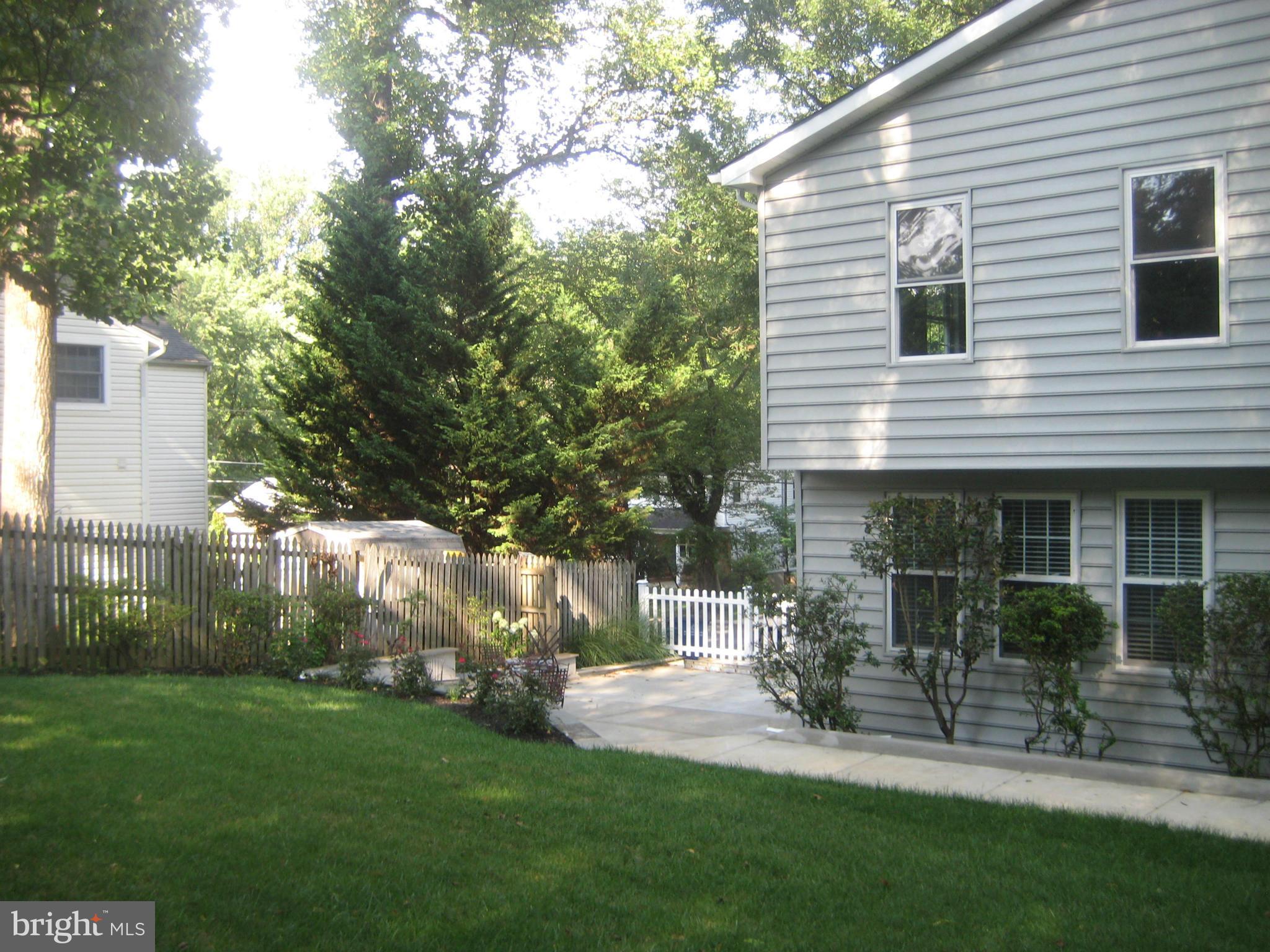10002 Big Rock Road Silver Spring, MD 20901 - Photo 19 of 24 Exterior (Rear)