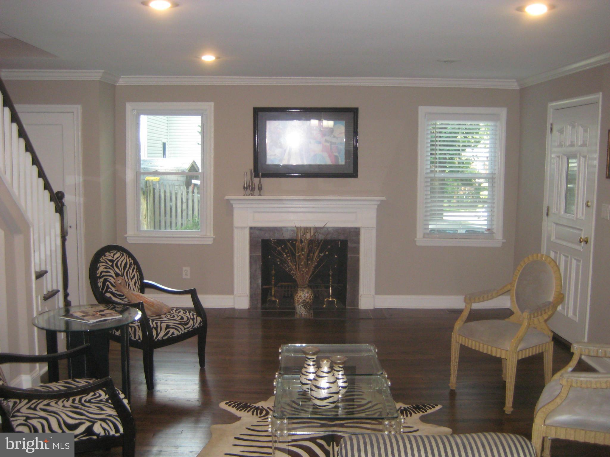 10002 Big Rock Road Silver Spring, MD 20901 - Photo 9 of 24 Living Room