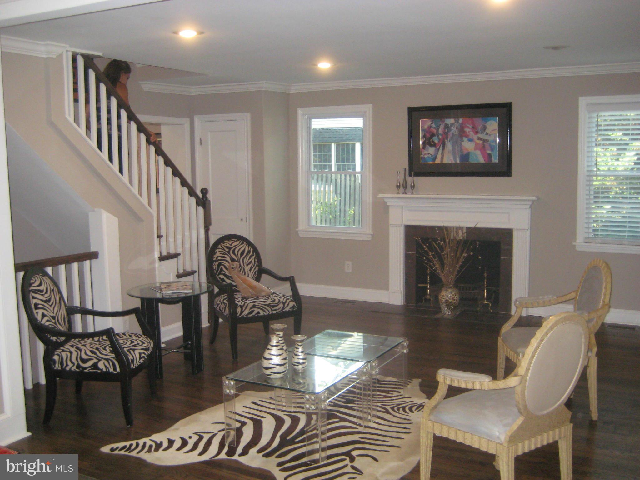 10002 Big Rock Road Silver Spring, MD 20901 - Photo 10 of 24 Living Room