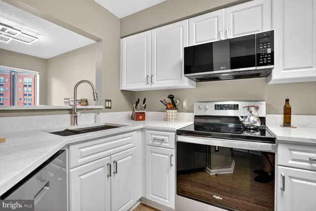 $610,000 | 2121 Jamieson Avenue, Unit 1208, Alexandria, VA 22314