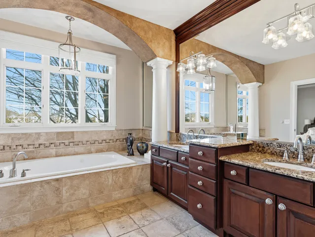 $1,300,000 | 2363 Fawn Lake Circle, Naperville, IL 60564