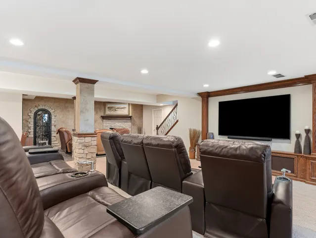 $1,300,000 | 2363 Fawn Lake Circle, Naperville, IL 60564