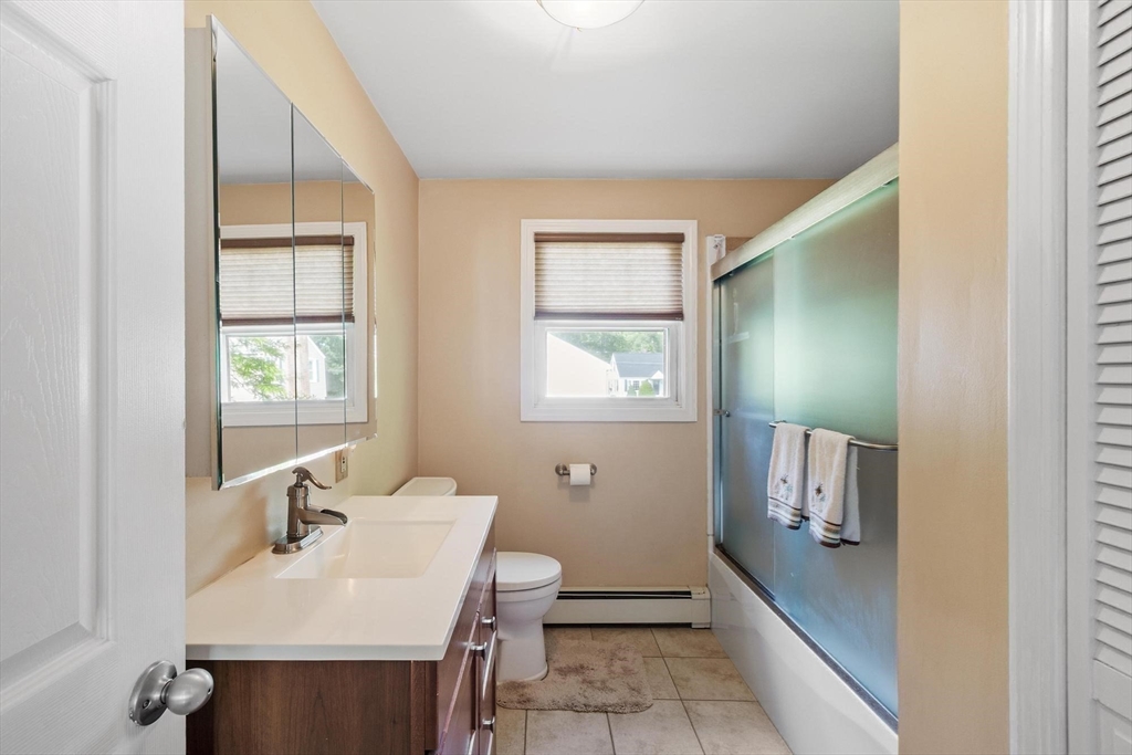 27 Sunset Road Dracut, MA 01826 - Photo 22 of 29