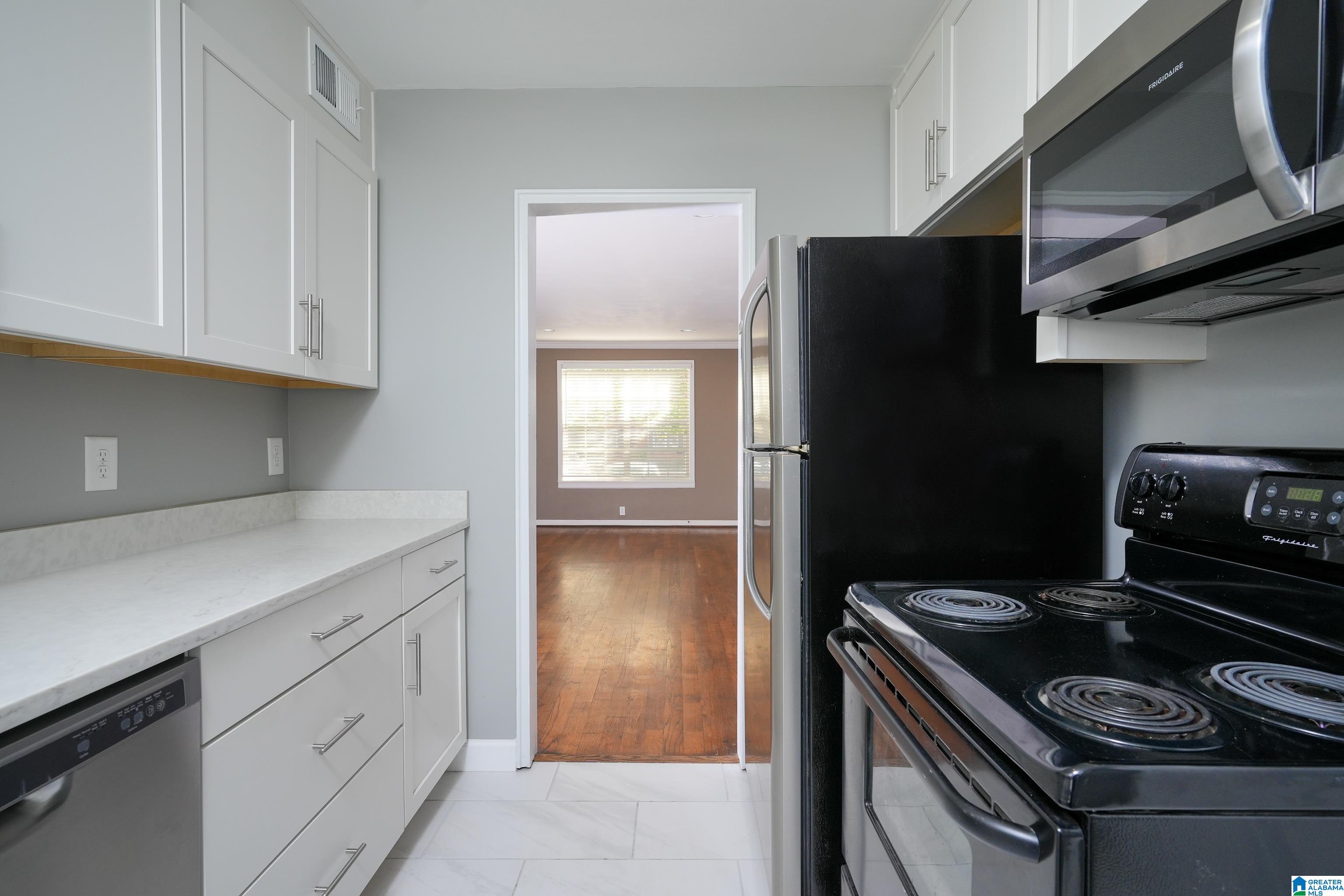 200 Fox Hall Road, Unit B Mountain Brook, AL 35213 - Photo 8 of 21 Gallery Image 8
