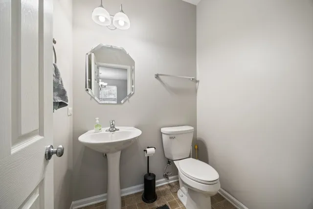 $337,500 | 294 Comstock Drive, Unit 294, Elgin, IL 60124