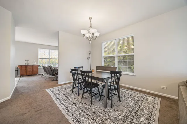 $337,500 | 294 Comstock Drive, Unit 294, Elgin, IL 60124