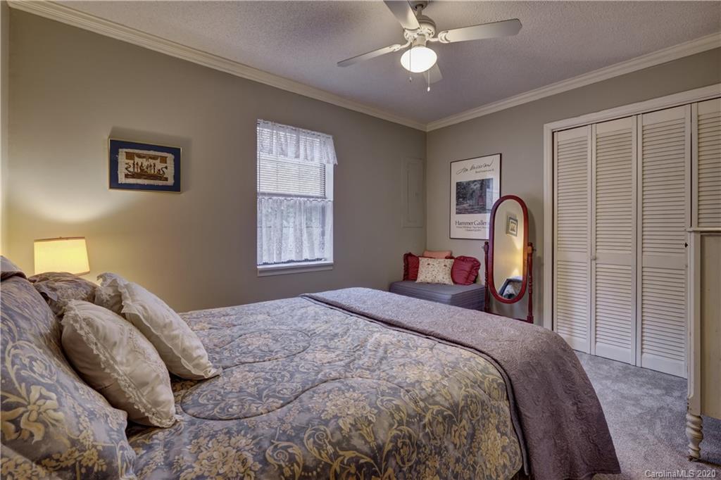 207 Perigee Road Cashiers, NC 28717 - Photo 12 of 24 Gallery Image 12