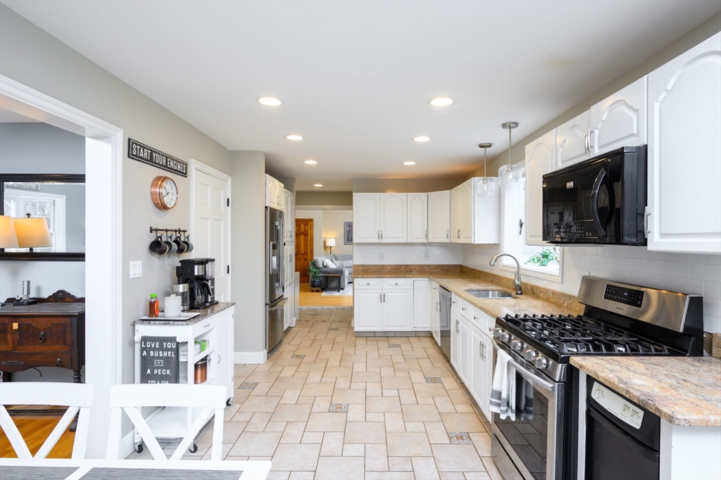 91 Plymouth Road Hanover, MA 02339 - Photo 11 of 29 Gallery Image 11