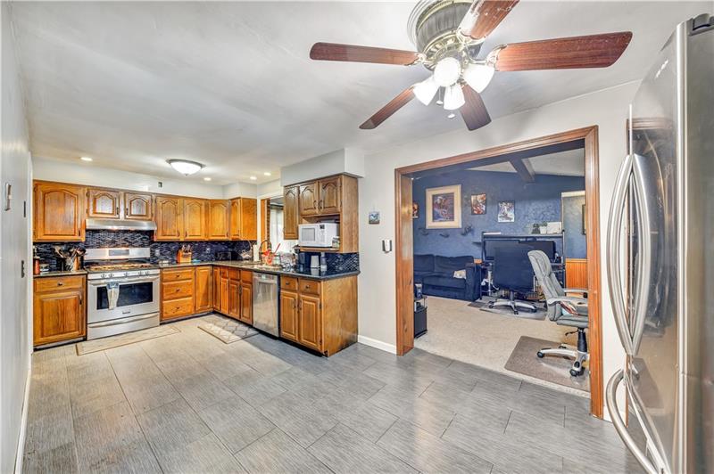 803 Lindsay Road Carnegie, PA 15106 - Photo 13 of 24 Gallery Image 13