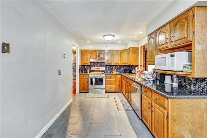 803 Lindsay Road Carnegie, PA 15106 - Photo 14 of 24 Gallery Image 14