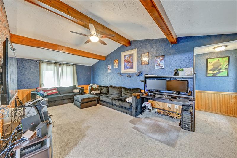 803 Lindsay Road Carnegie, PA 15106 - Photo 18 of 24 Gallery Image 18