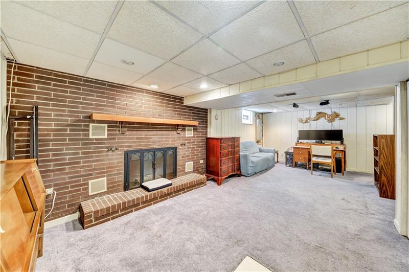 803 Lindsay Road Carnegie, PA 15106 - Photo 22 of 24 Gallery Image 22