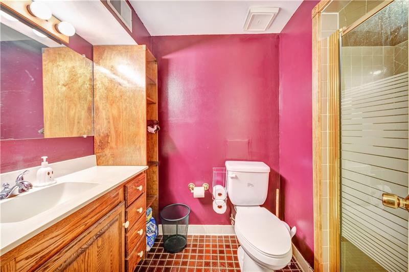 803 Lindsay Road Carnegie, PA 15106 - Photo 23 of 24 Gallery Image 23