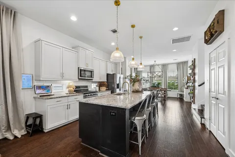 $515,000 | 2416 Couch Street, Houston, TX 77008
