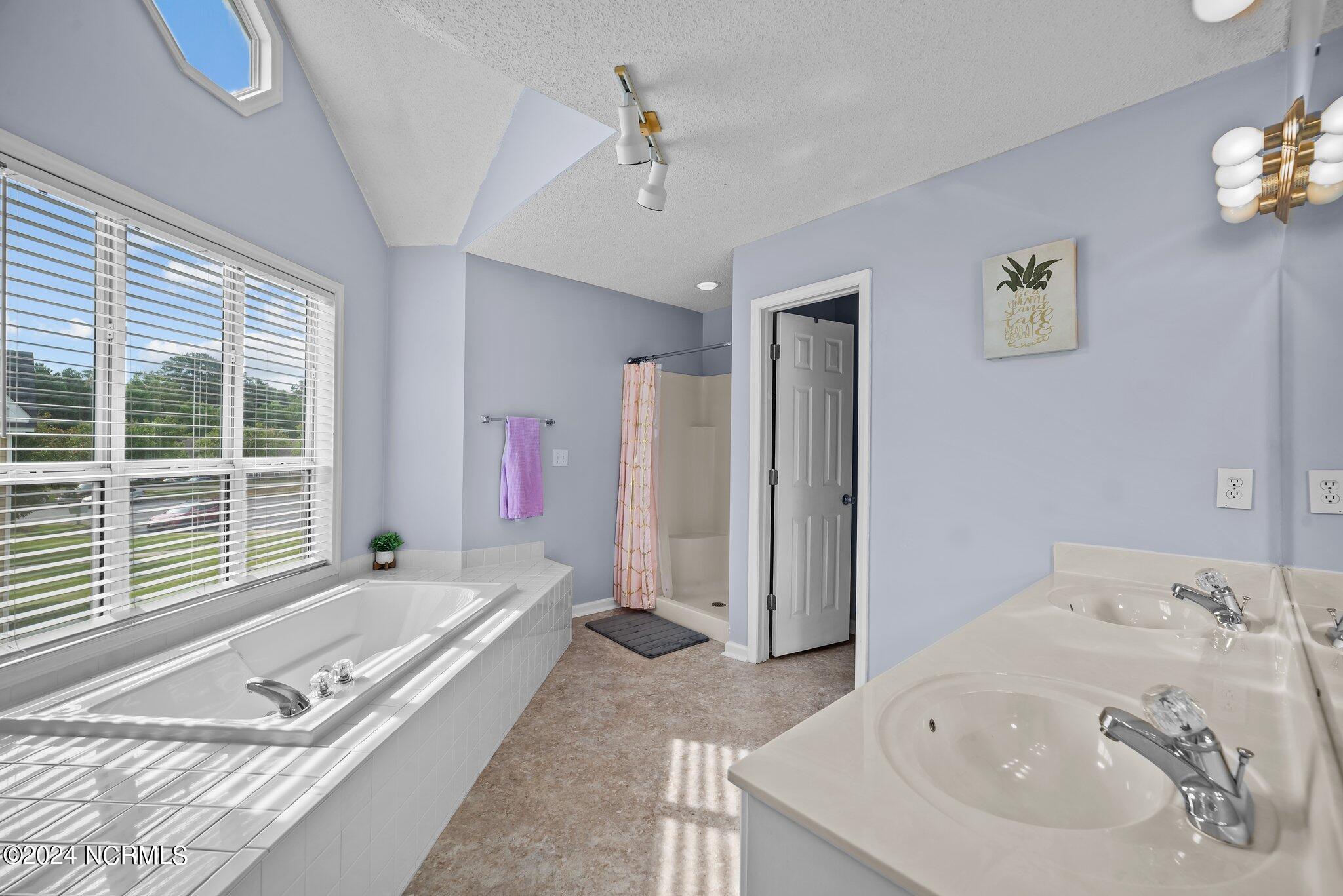 603 Spring Forest Road, Unit H Greenville, NC 27834 - Photo 5 of 34 28-web-or-mls-DSC_8027