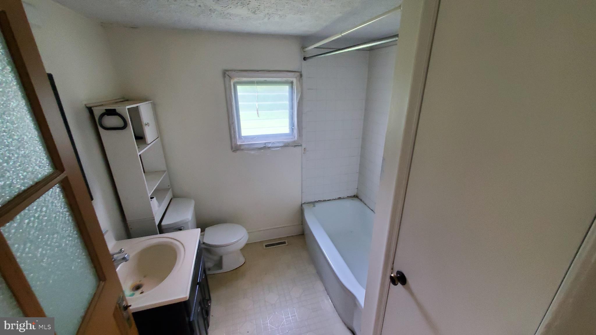 large full bathroom