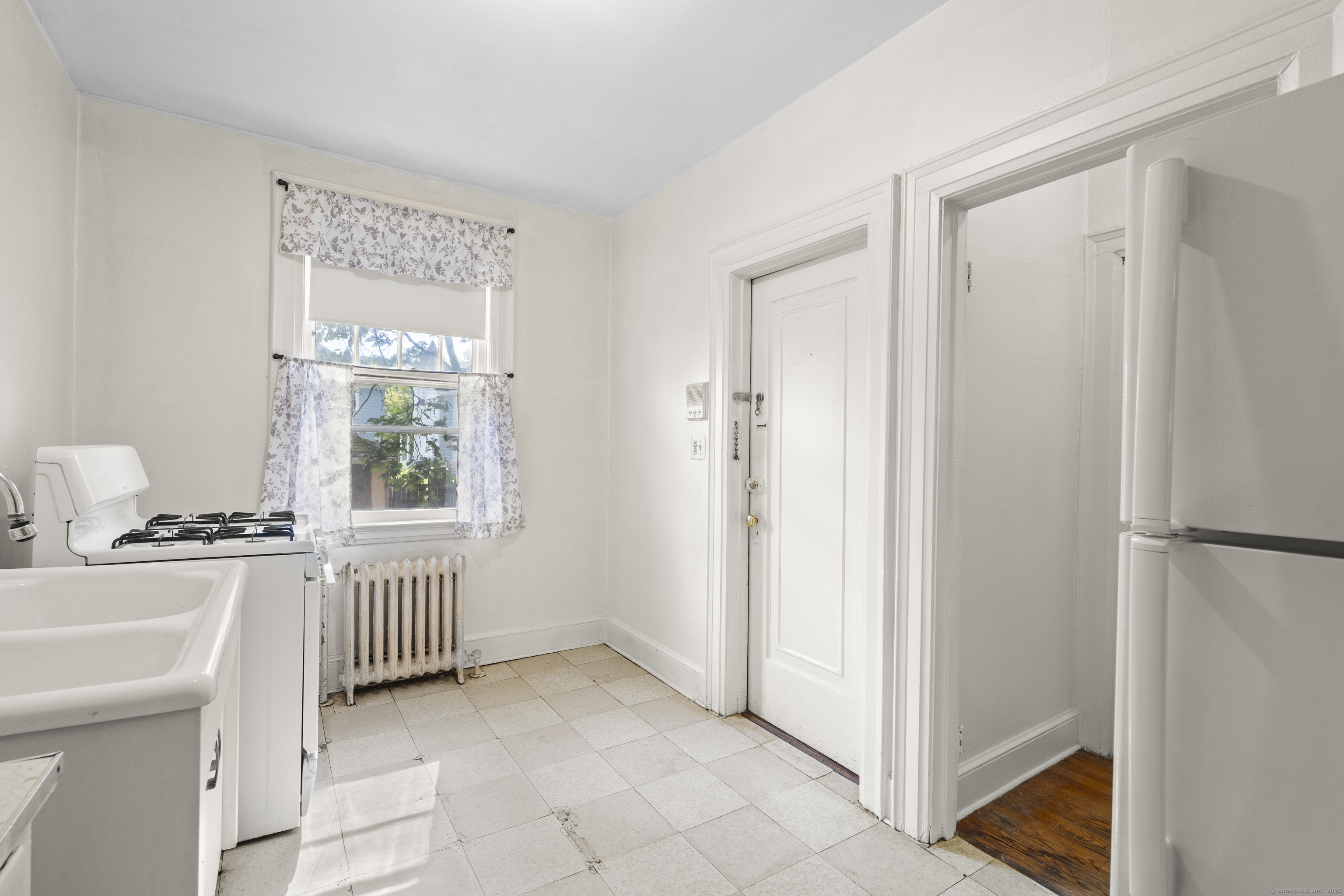 55 Marvel Road New Haven, CT 06515 - Photo 14 of 40 B3 kitchen