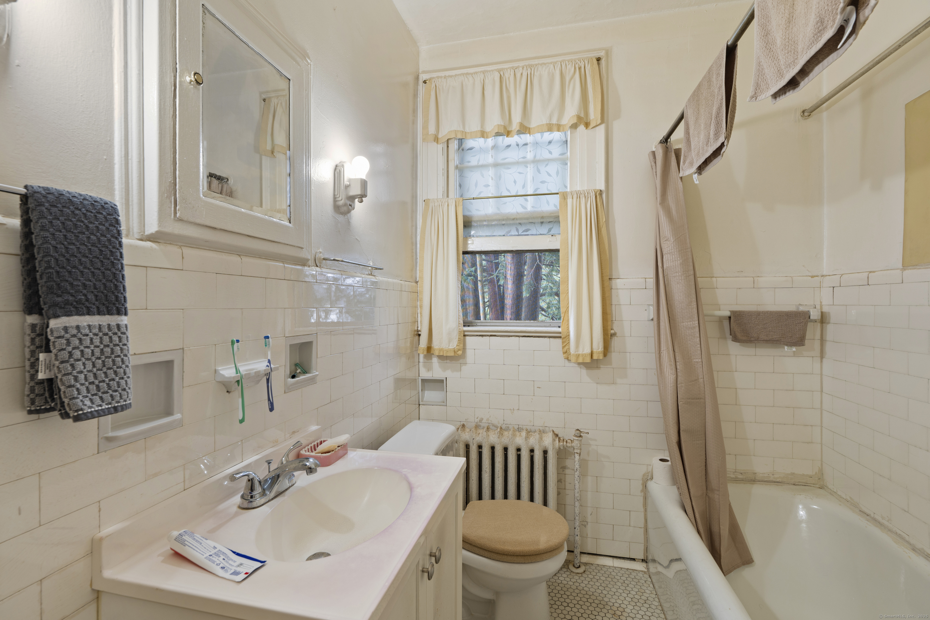 55 Marvel Road New Haven, CT 06515 - Photo 22 of 40 A4 bath