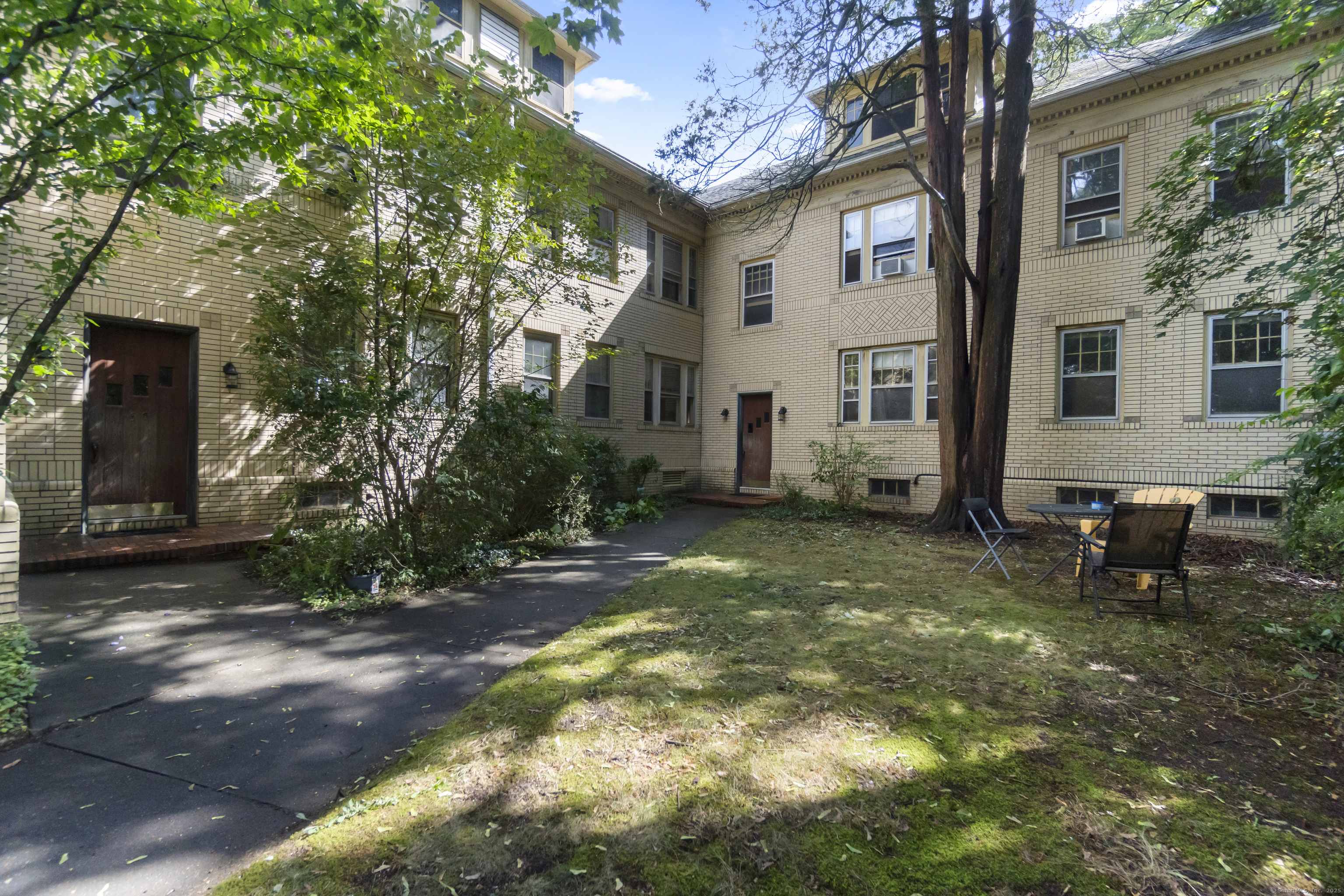 55 Marvel Road New Haven, CT 06515 - Photo 3 of 40 Courtyard