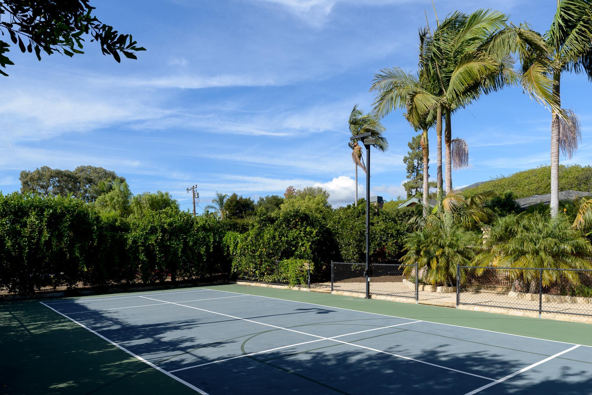 1020 La Vista Road Santa Barbara, CA 93110 - Photo 12 of 14 Sport Court