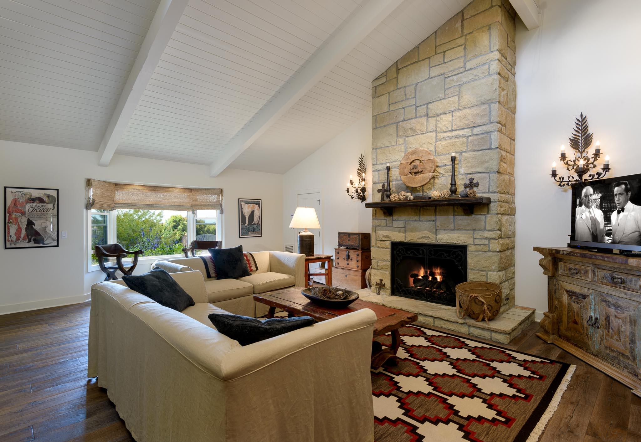 1020 La Vista Road Santa Barbara, CA 93110 - Photo 7 of 14 Media/Family Room