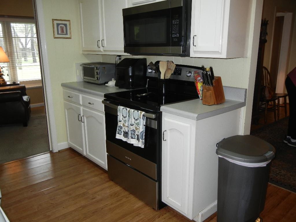 6469 Patmore Road Memphis, TN 38134 - Photo 8 of 27 Electric stove 2 years old