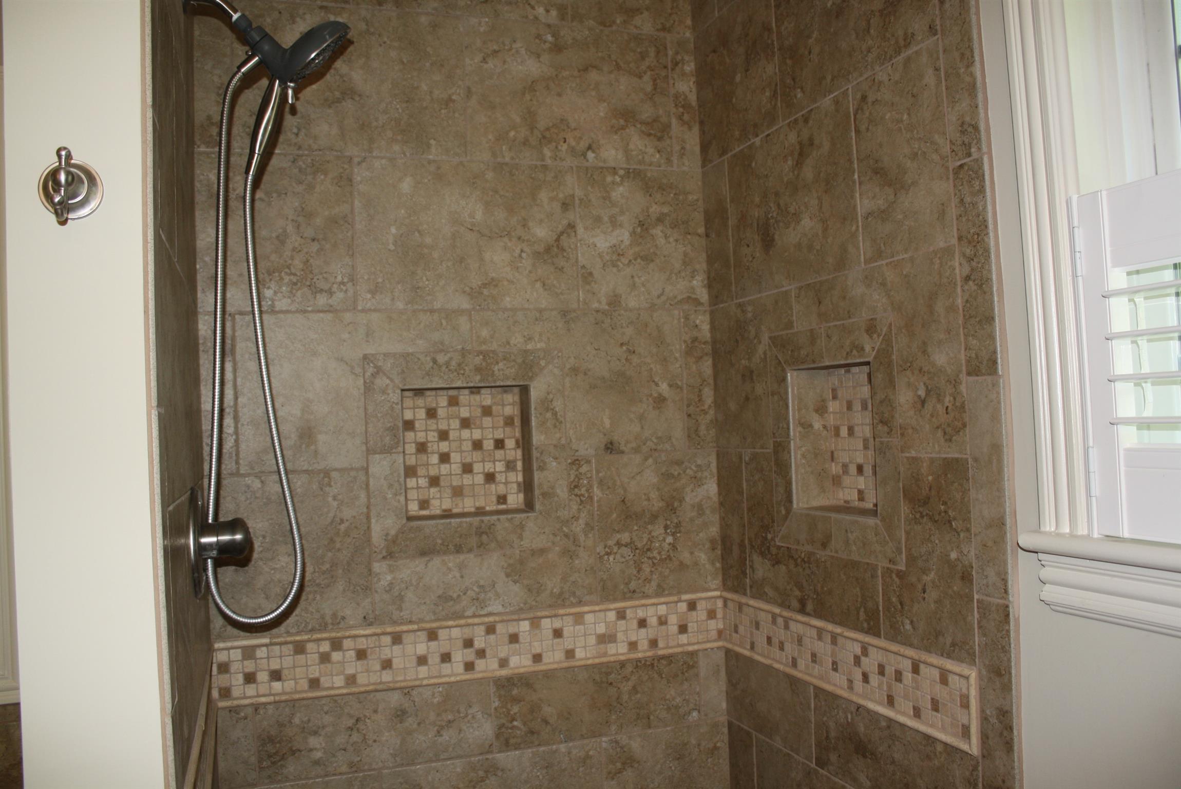 3620 Guthrie Road Clarksville, TN 37043 - Photo 14 of 30 a bathroom with a shower