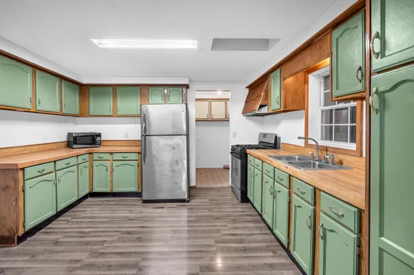 $209,900 | 14865 Heritage Drive West, Wheatfield, IN 46392