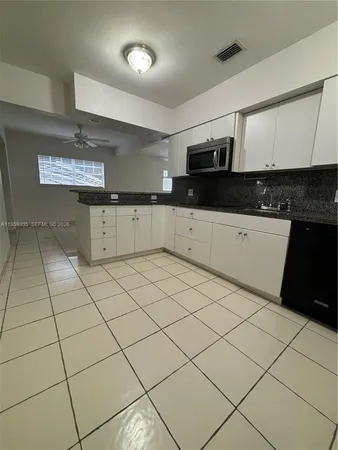 $2,999,000 | 250 Fernwood Road, Key Biscayne, FL 33149