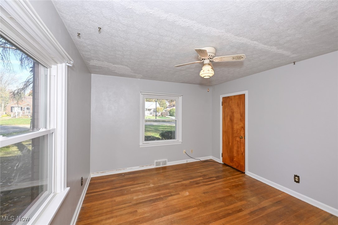 2614 19th Street Northwest Canton, OH 44708 - Photo 20 of 37 2nd Bedroom