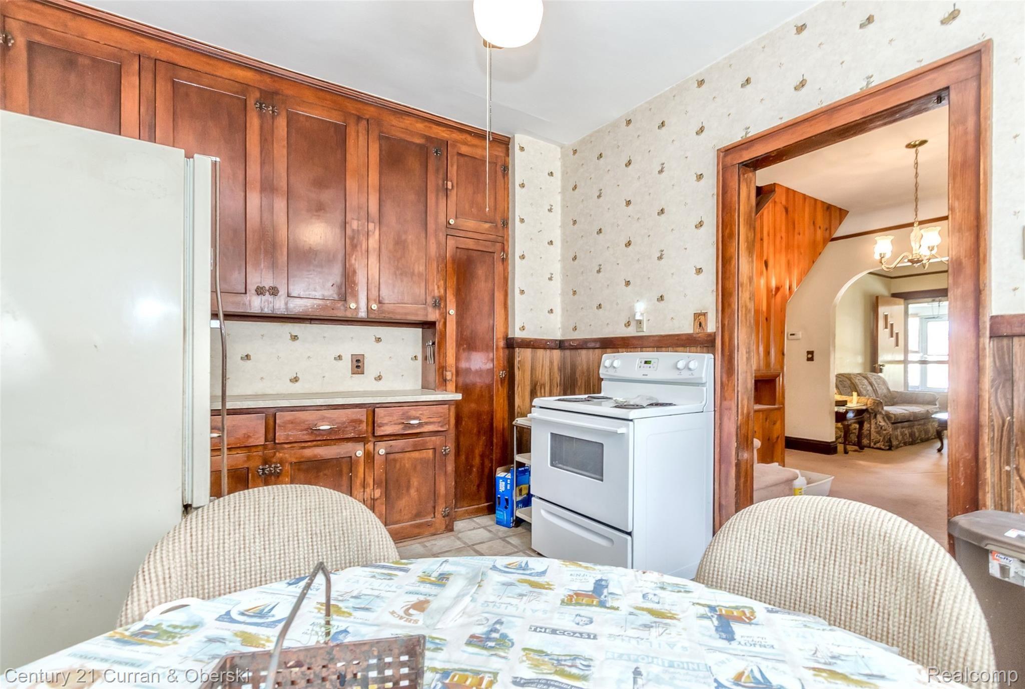 2830 William R Street Trenton, MI 48183 - Photo 12 of 29 11.jpg