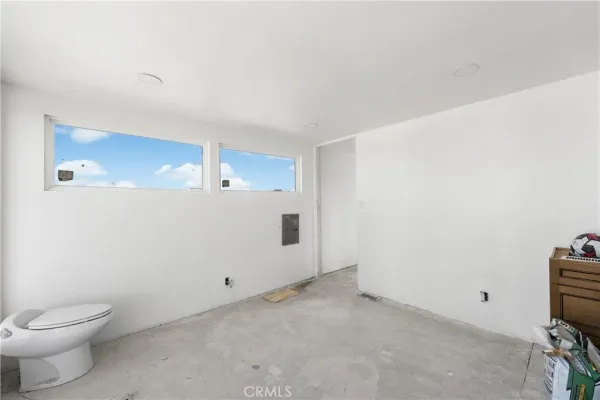 a bathroom with a toilet