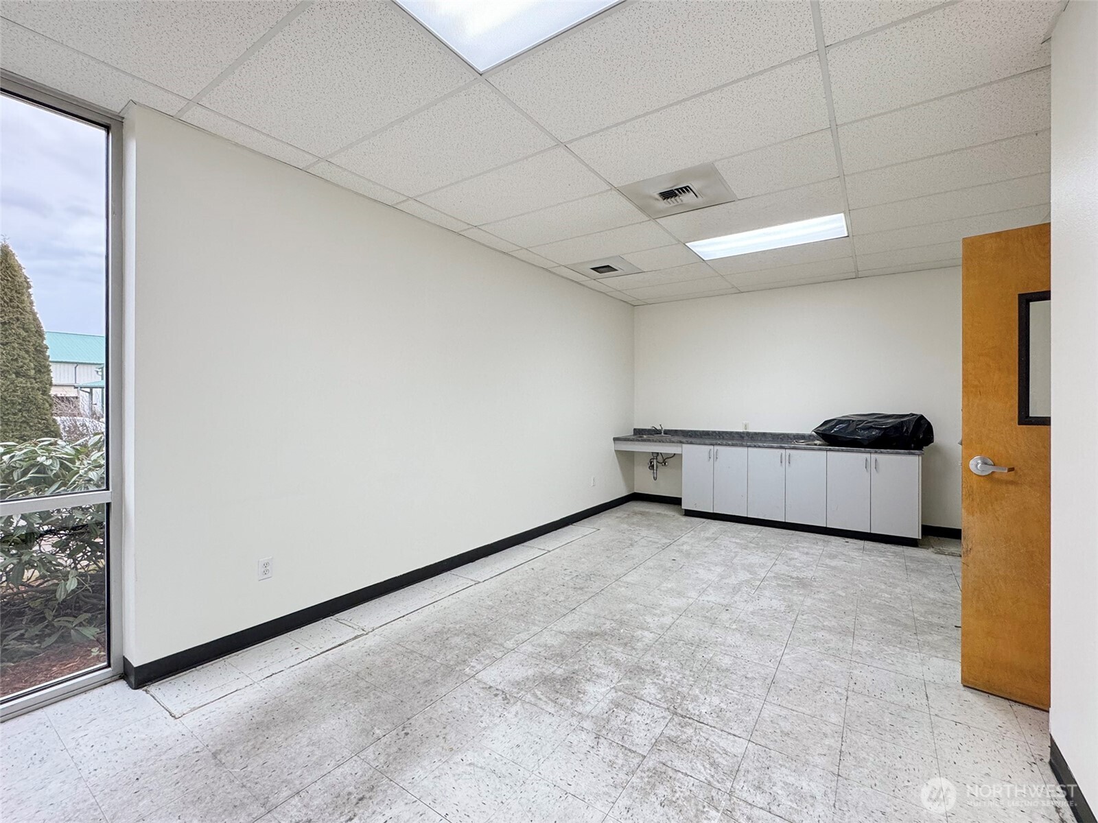 301 Business Park Loop Carlsborg, WA 98382 - Photo 19 of 36 a view of an empty room
