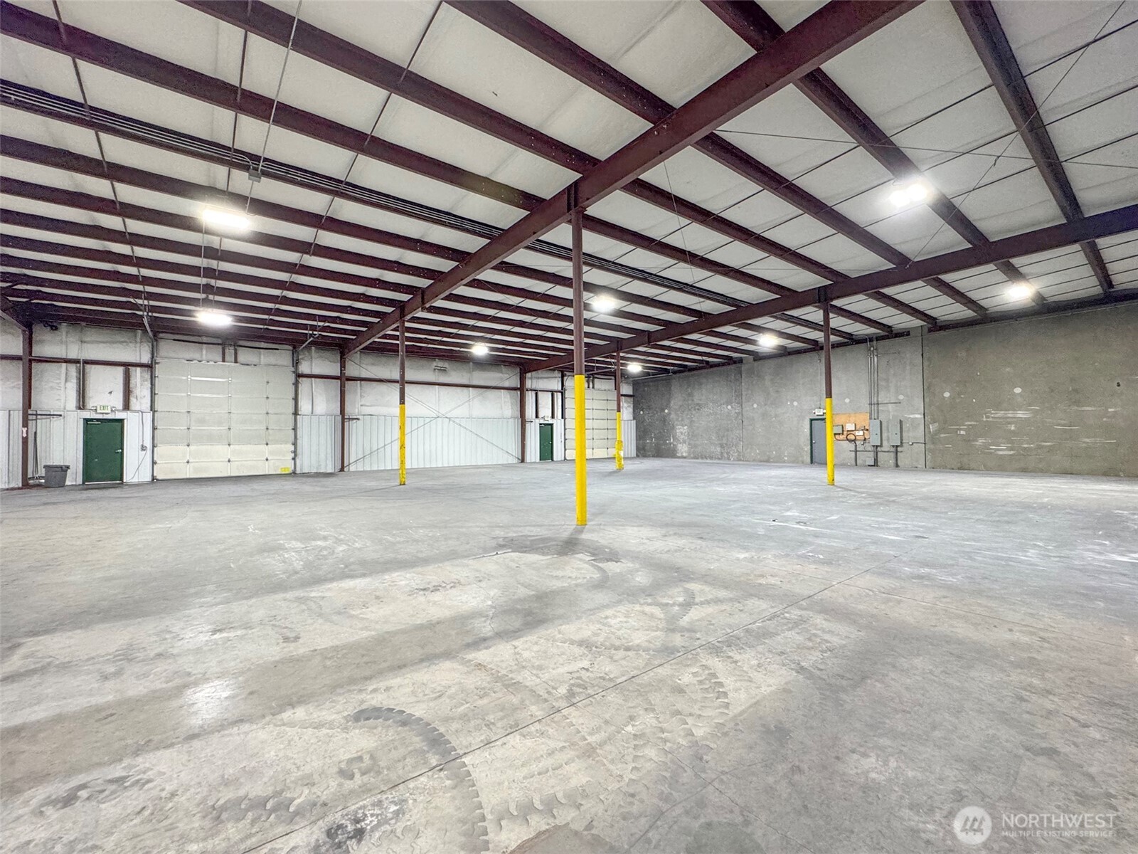 301 Business Park Loop Carlsborg, WA 98382 - Photo 24 of 36 a view of a garage