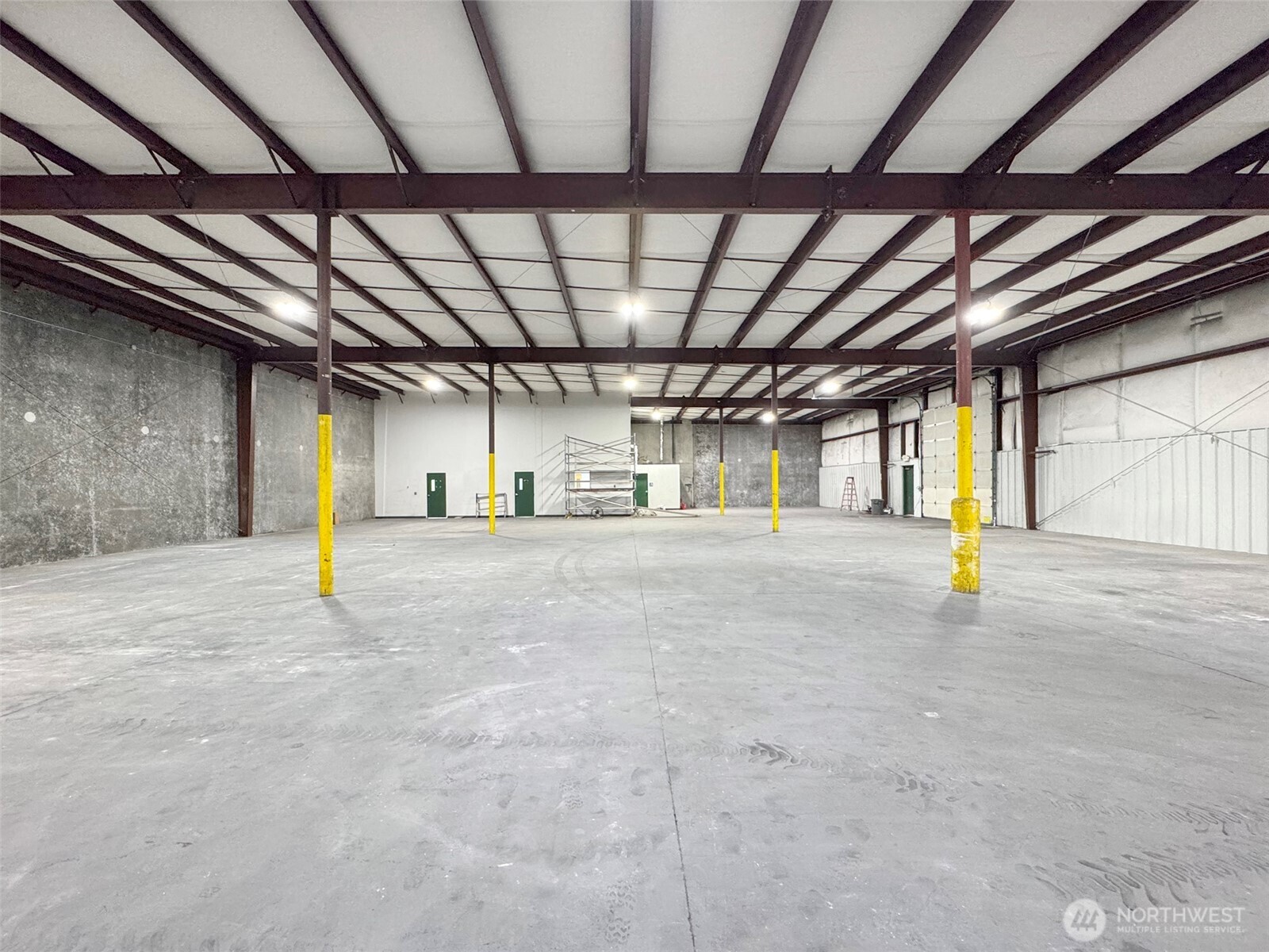301 Business Park Loop Carlsborg, WA 98382 - Photo 27 of 36 a view of an empty room with traffic signal
