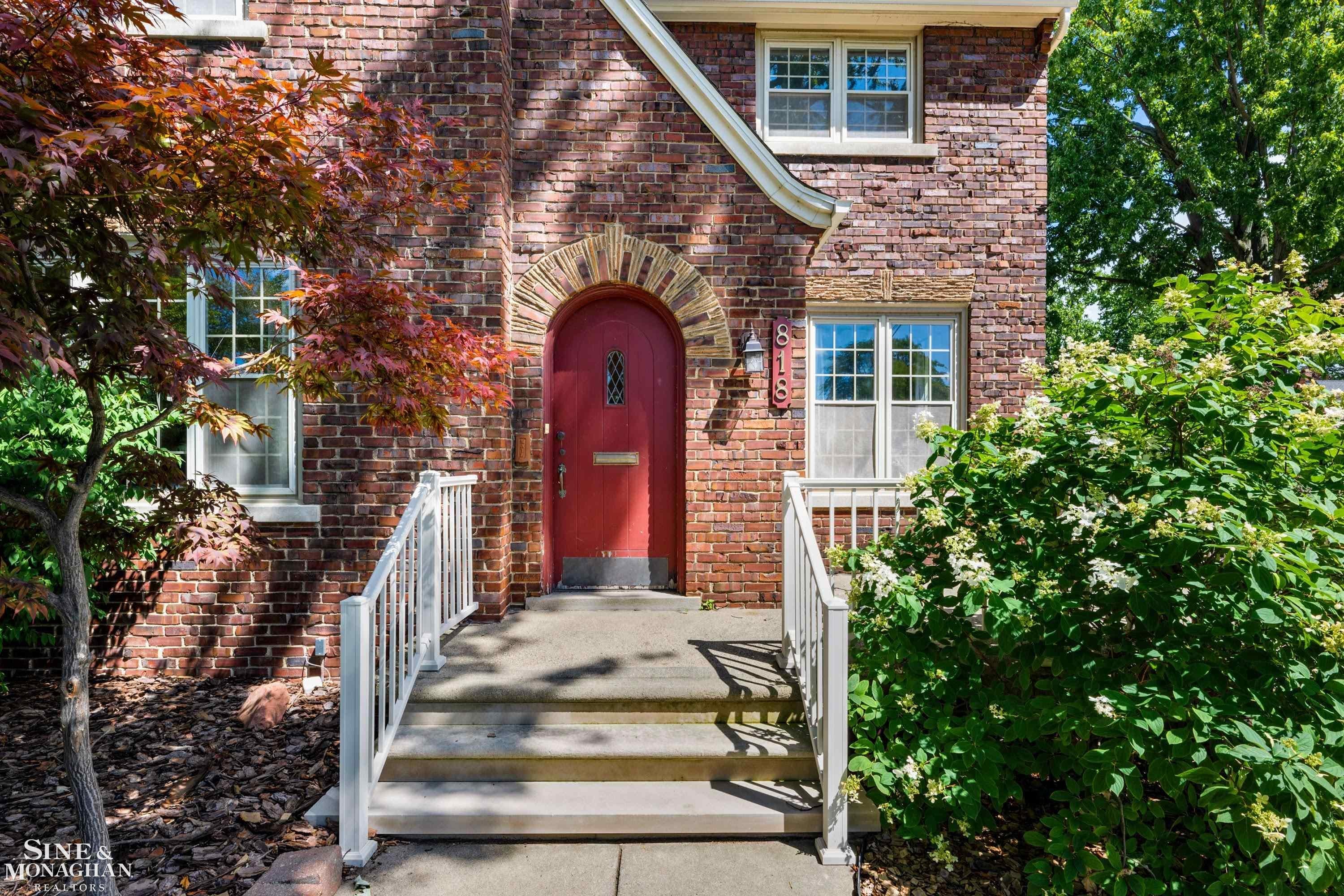 818 Cadieux Road Grosse Pointe, MI 48230 - Photo 2 of 41 Gallery Image 2