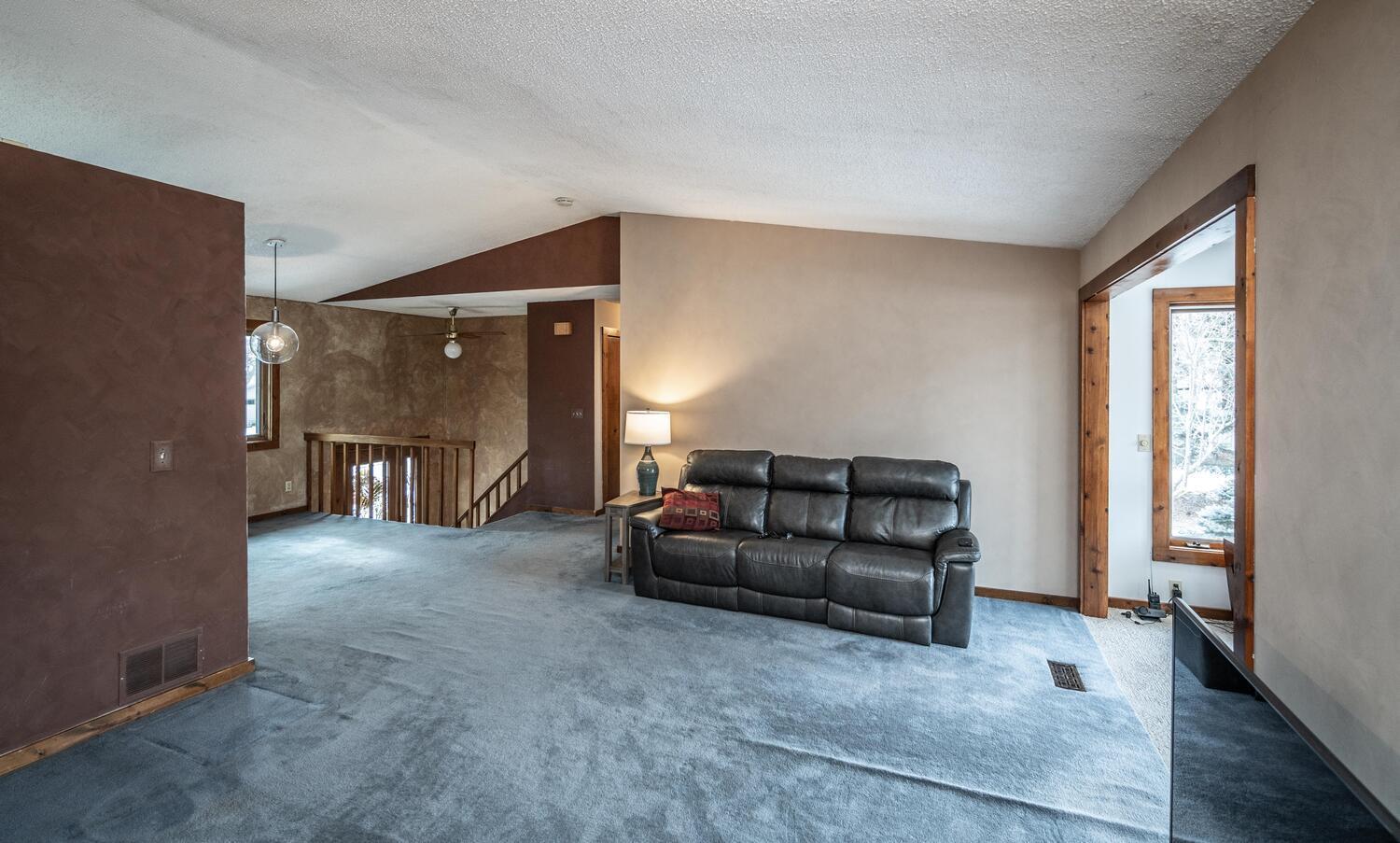 10512 Quebec Road Bloomington, MN 55438 - Photo 16 of 38 Gallery Image 16