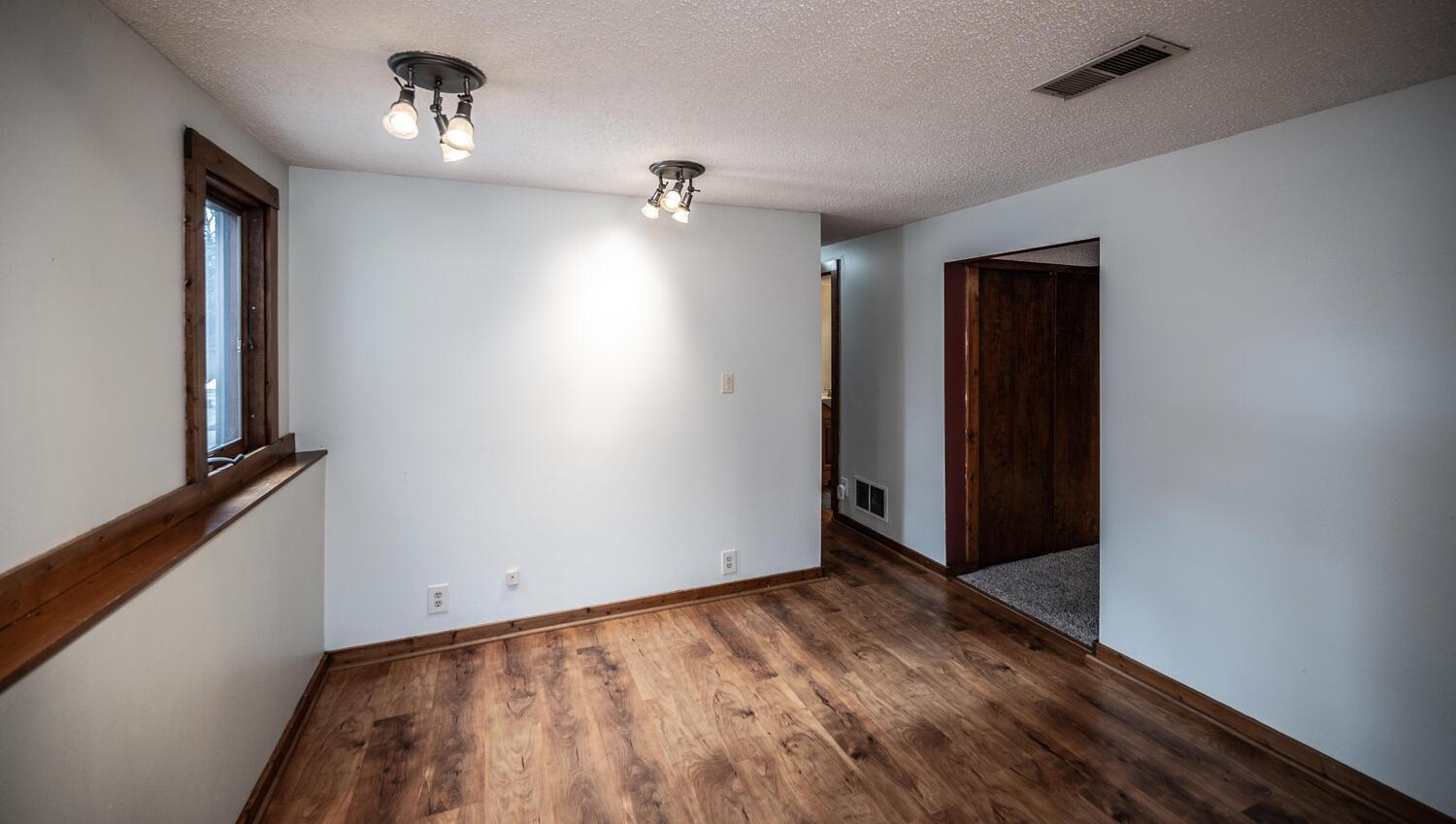 10512 Quebec Road Bloomington, MN 55438 - Photo 32 of 38 Gallery Image 32