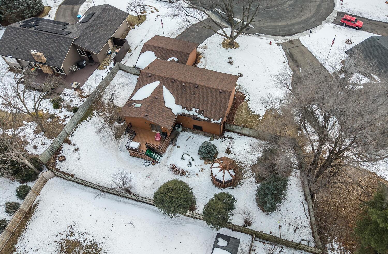 10512 Quebec Road Bloomington, MN 55438 - Photo 4 of 38 Gallery Image 4