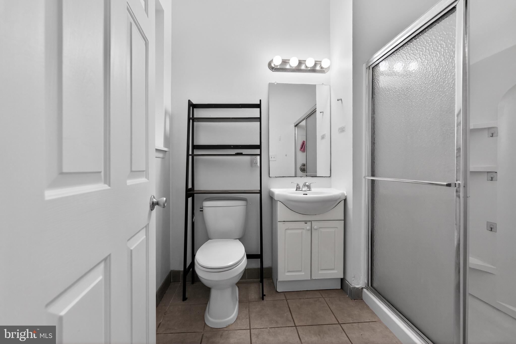 1729 Master Street, Unit B Philadelphia, PA 19121 - Photo 9 of 17