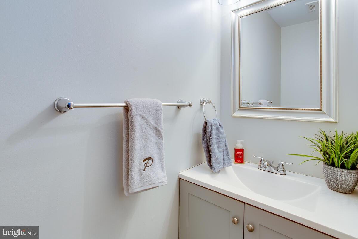 2475 Warm Spring Way Odenton, MD 21113 - Photo 4 of 76 Front Entry Powder Room