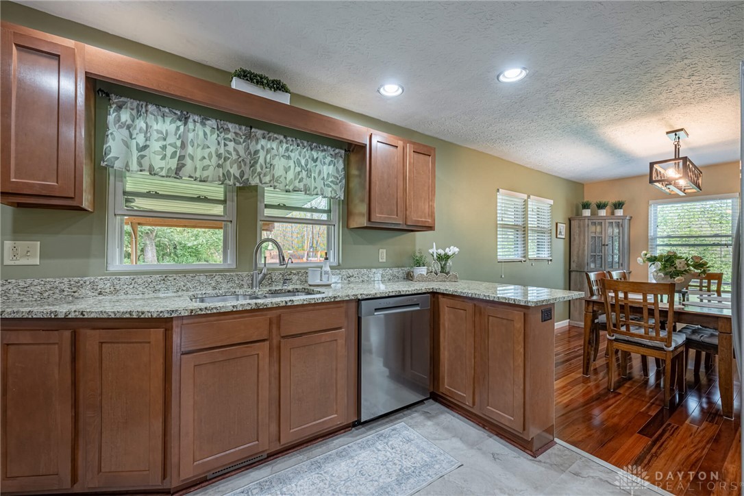 7057 Howard Road Franklin, OH 45005 - Photo 13 of 34 Gallery Image 13