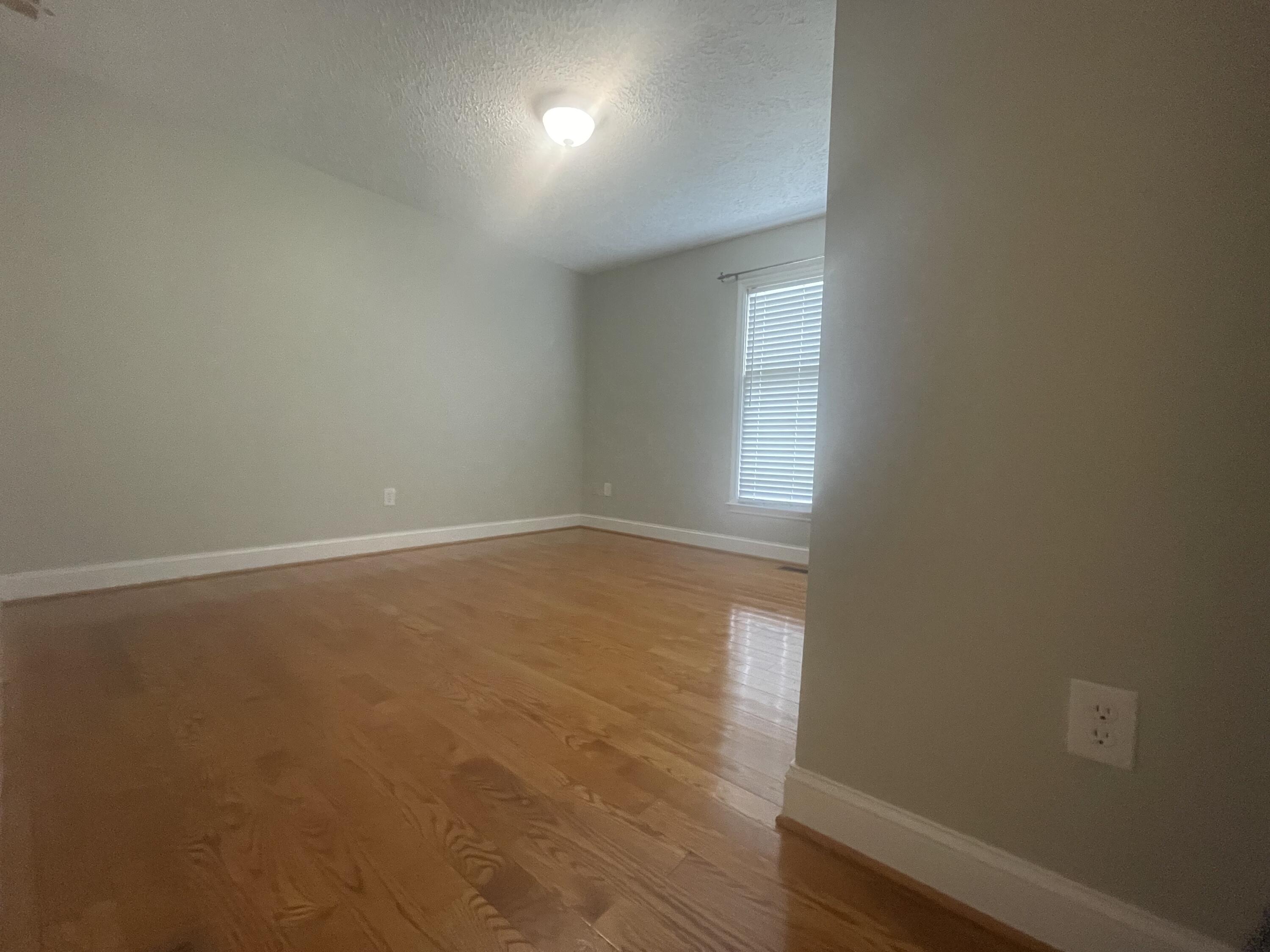 2540 Radford Road Northeast Roanoke, VA 24012 - Photo 12 of 18 IMG_3843