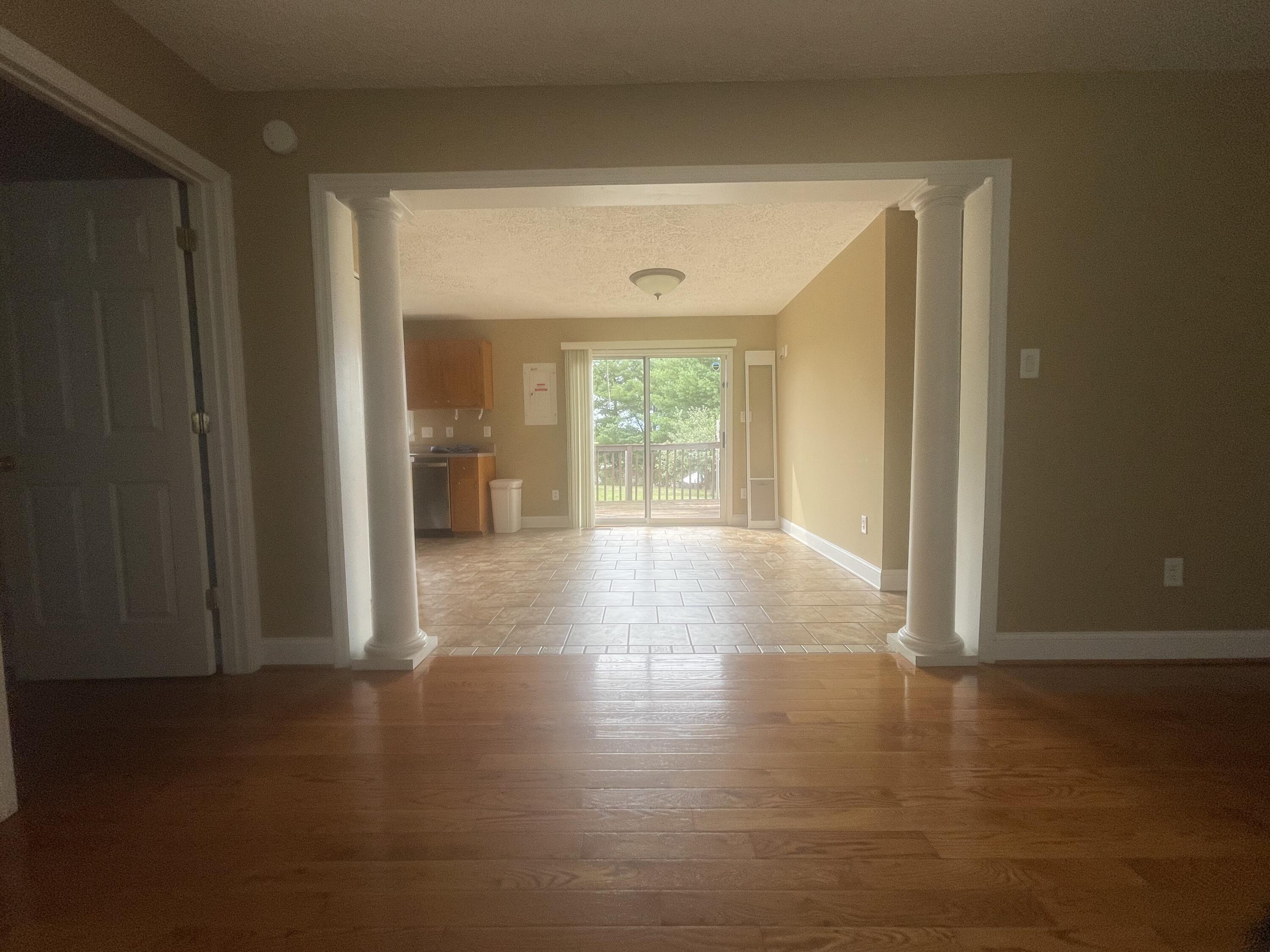 2540 Radford Road Northeast Roanoke, VA 24012 - Photo 16 of 18 IMG_3847